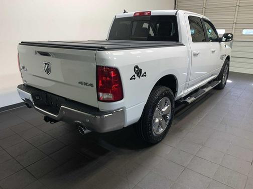 Bright White Clearcoat 2019 RAM 1500 Big Horn