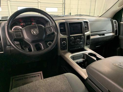 Bright White Clearcoat 2019 RAM 1500 Big Horn