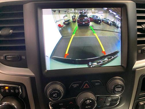 Bright White Clearcoat 2019 RAM 1500 Big Horn