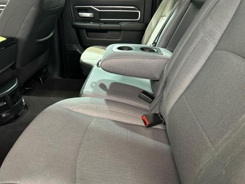 Bright White Clearcoat 2024 RAM 2500 Big Horn Crew Cab 4x4 6'4' Box