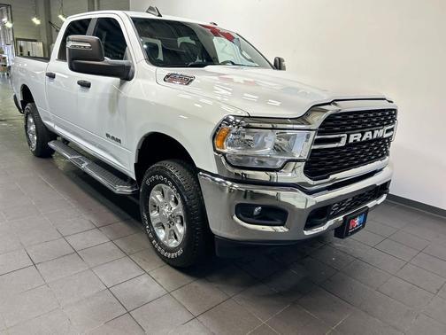 Bright White Clearcoat 2024 RAM 2500 Big Horn Crew Cab 4x4 6'4' Box