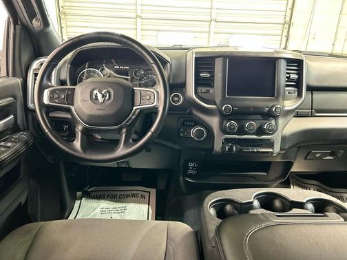 Bright White Clearcoat 2024 RAM 2500 Big Horn Crew Cab 4x4 6'4' Box