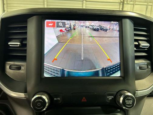 Bright White Clearcoat 2024 RAM 2500 Big Horn Crew Cab 4x4 6'4' Box