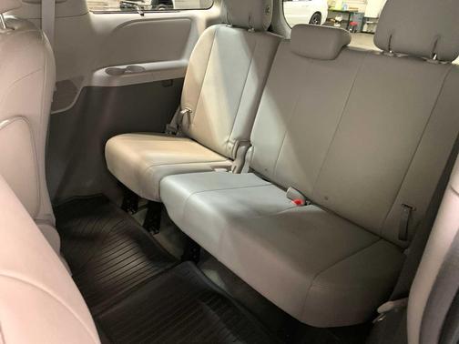 2018 Toyota Sienna XLE Premium