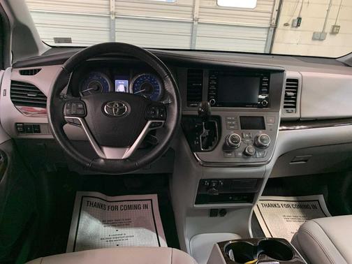 2018 Toyota Sienna XLE Premium