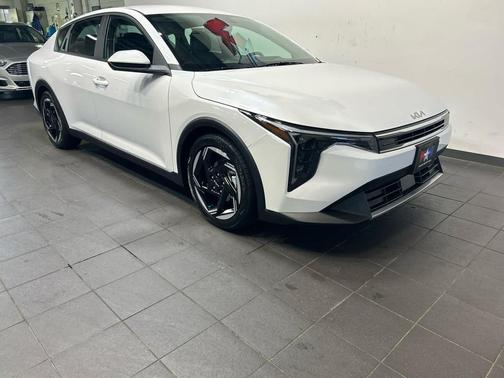 Snow White Pearl 2026 Kia K4 EX