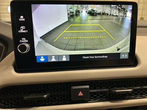 Platinum White Pearl 2026 Honda HR-V LX