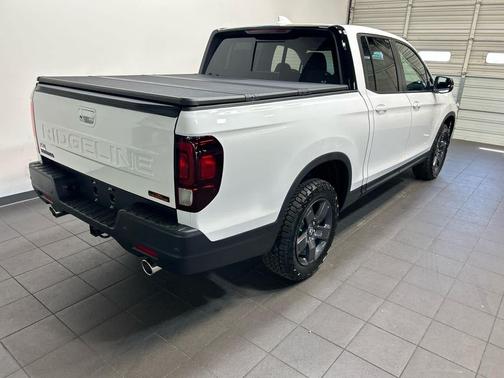 Platinum White Pearl 2026 Honda Ridgeline TrailSport