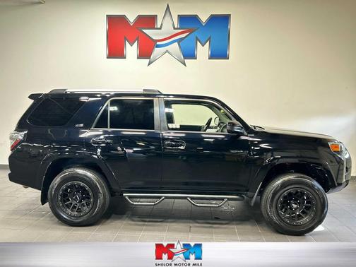 Midnight Black Metallic 2021 Toyota 4Runner SR5