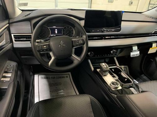 2026 Mitsubishi Outlander ES 2.5 S-AWC