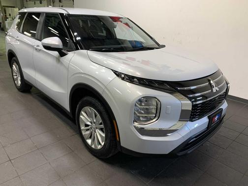 2026 Mitsubishi Outlander ES 2.5 S-AWC