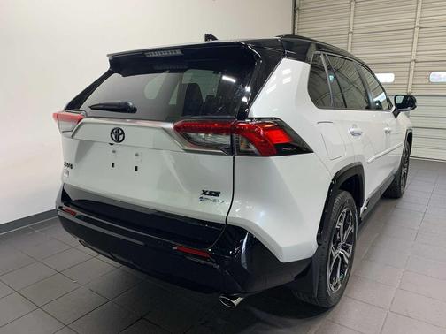 2025 Toyota RAV4 Hybrid SE