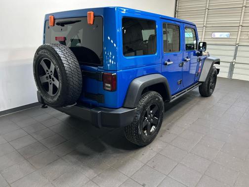 Hydro Blue Pearlcoat 2016 Jeep Wrangler Unlimited Black Bear