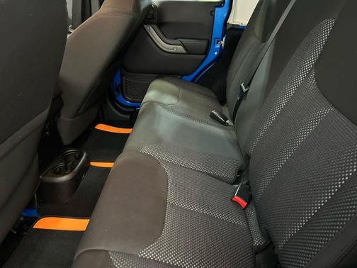 Hydro Blue Pearlcoat 2016 Jeep Wrangler Unlimited Black Bear