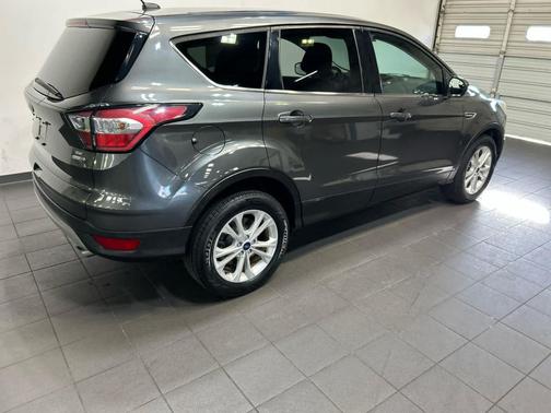 Magnetic Metallic 2017 Ford Escape SE