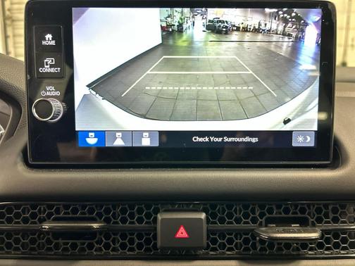 Platinum White Pearl 2026 Honda HR-V LX
