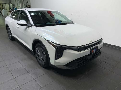 2025 Kia K4 LX