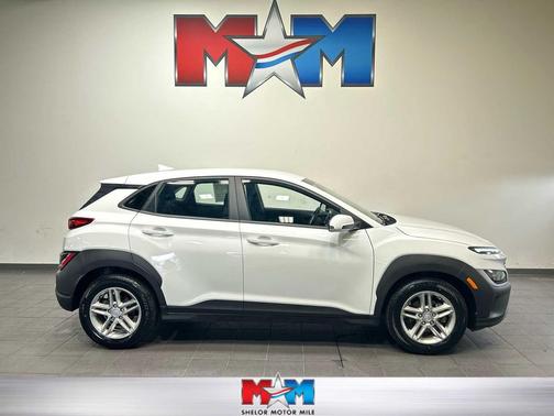 Lunar White 2023 Hyundai KONA SE