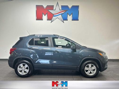 Shadow Gray Metallic 2021 Chevrolet Trax LT