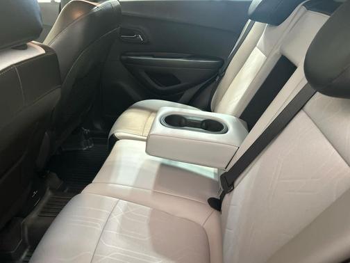 Shadow Gray Metallic 2021 Chevrolet Trax LT