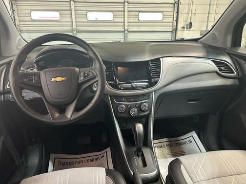 Shadow Gray Metallic 2021 Chevrolet Trax LT