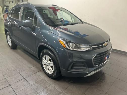 Shadow Gray Metallic 2021 Chevrolet Trax LT