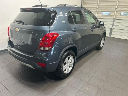 Shadow Gray Metallic 2021 Chevrolet Trax LT