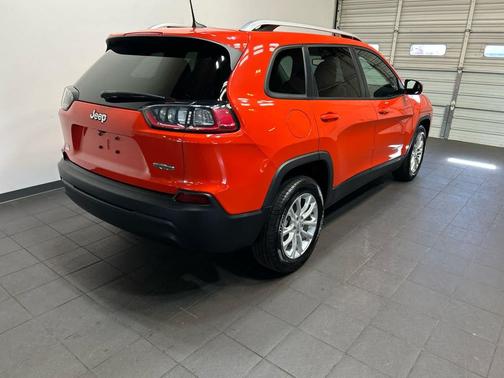 Spitfire Orange Clearcoat 2021 Jeep Cherokee Latitude