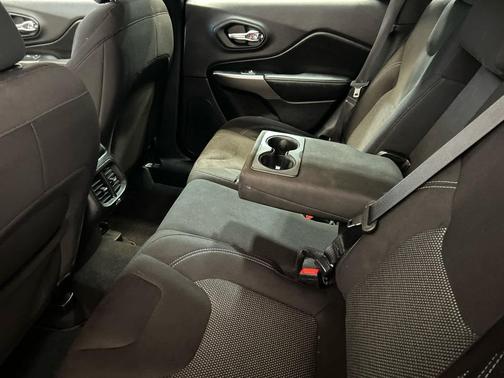 Spitfire Orange Clearcoat 2021 Jeep Cherokee Latitude