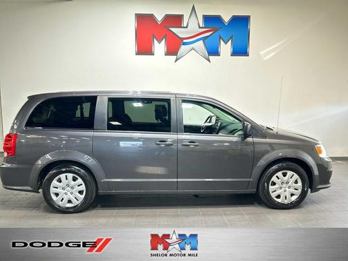 Granite Pearlcoat 2019 Dodge Grand Caravan SE