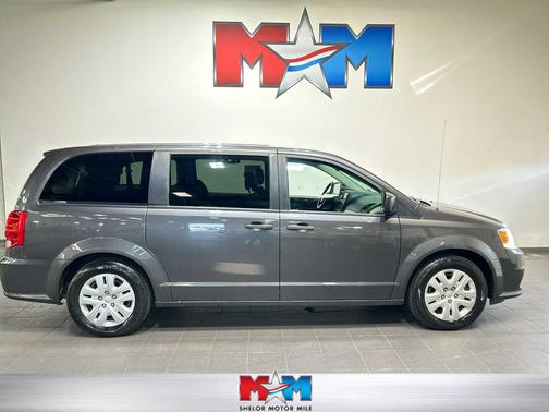 Granite Pearlcoat 2019 Dodge Grand Caravan SE