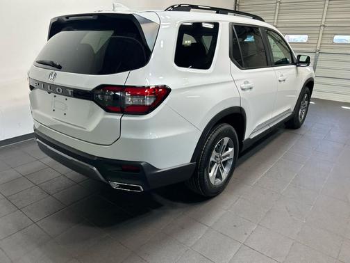 Platinum White Pearl 2026 Honda Pilot EX-L