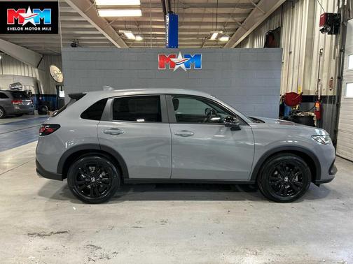 Urban Gray Pearl 2026 Honda HR-V AWD Sport