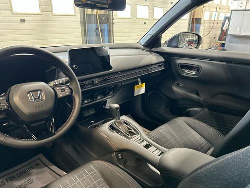 Urban Gray Pearl 2026 Honda HR-V AWD Sport