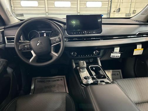 Red Diamond 2026 Mitsubishi Outlander ES 2.5 S-AWC