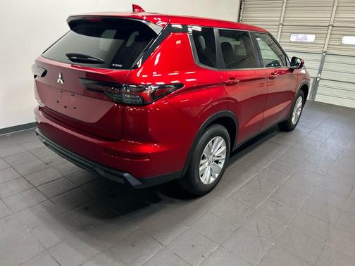 Red Diamond 2026 Mitsubishi Outlander ES 2.5 S-AWC