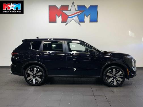 LABRADOR BLACK 2026 Mitsubishi Outlander SE 2.5 S-AWC