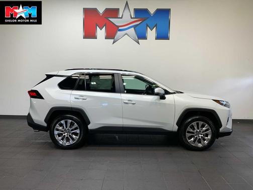 2025 Toyota RAV4 XLE Premium