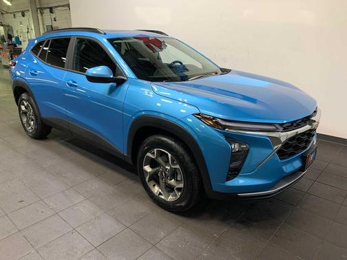 Marina Blue Metallic 2026 Chevrolet Trax LT