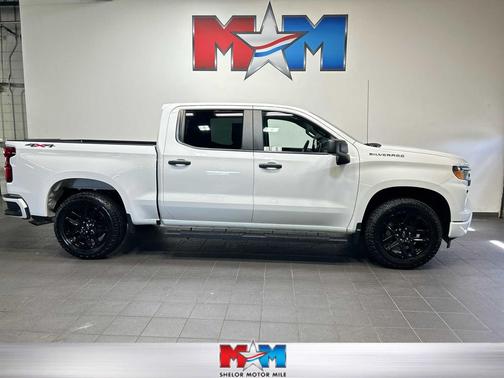 Summit White 2023 Chevrolet Silverado 1500 Custom