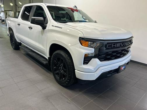 Summit White 2023 Chevrolet Silverado 1500 Custom