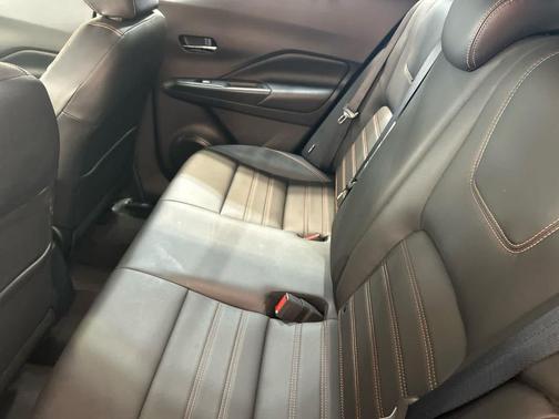 Gun Metallic 2020 Nissan Kicks SR