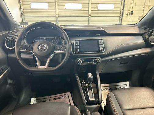 Gun Metallic 2020 Nissan Kicks SR