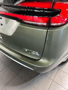 Olive Green Pearlcoat 2027 Chrysler Pacifica Limited