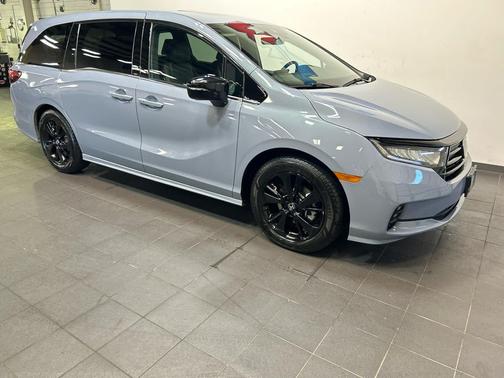 Sonic Gray Pearl 2024 Honda Odyssey Sport