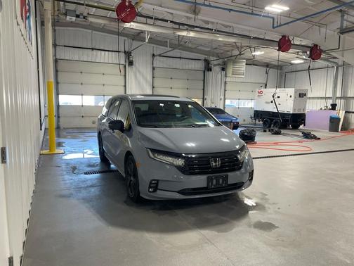 Sonic Gray Pearl 2024 Honda Odyssey Sport