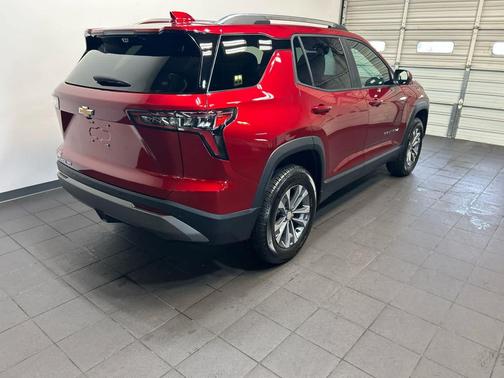 Radiant Red Tintcoat 2026 Chevrolet Equinox 1LT
