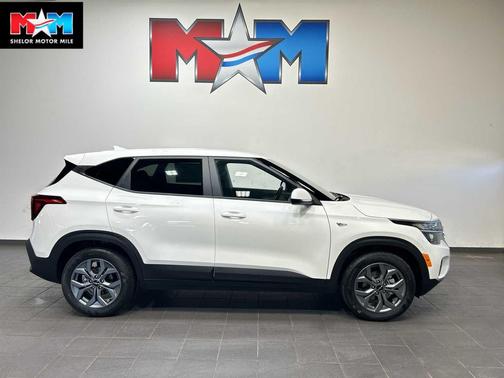SNOW WHITE 2026 Kia Seltos LX