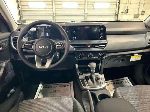 SNOW WHITE 2026 Kia Seltos LX