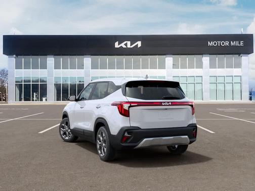 SNOW WHITE 2026 Kia Seltos LX